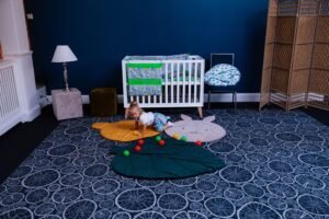 Maty dla dzieci w pokoiku z dzieckiem